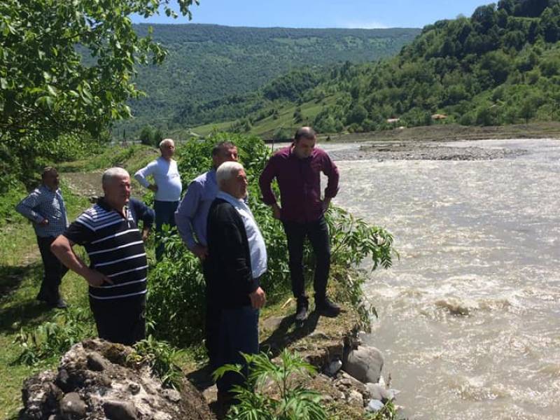 ორბელის თემის სოფელ გაგულეჩში,უხვი ნალექის გამო ადიდებულმა მდინარე ლაჯანურმა საფრთხე...